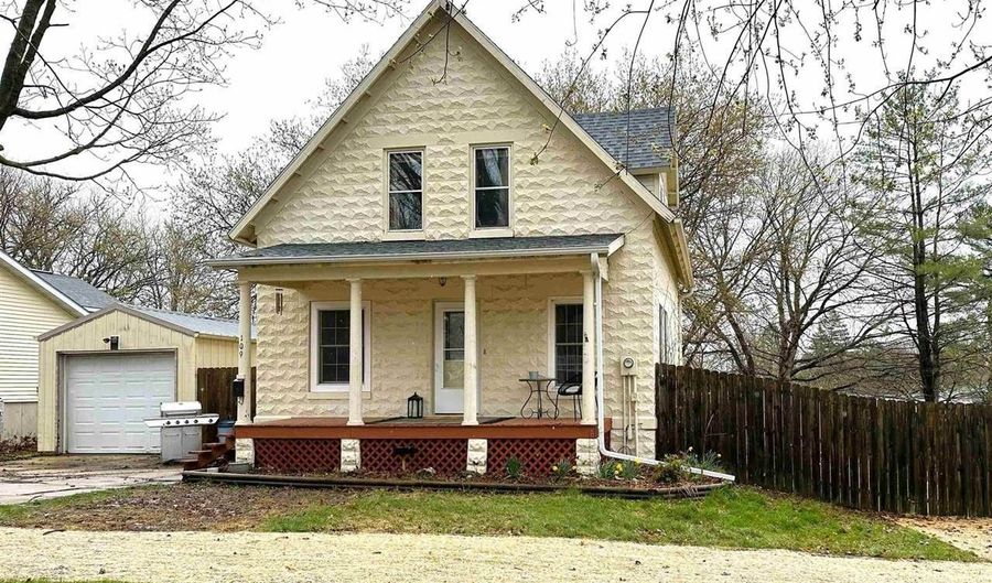 109 Vernon St, Westby, WI 54667 - 4 Beds, 2 Bath