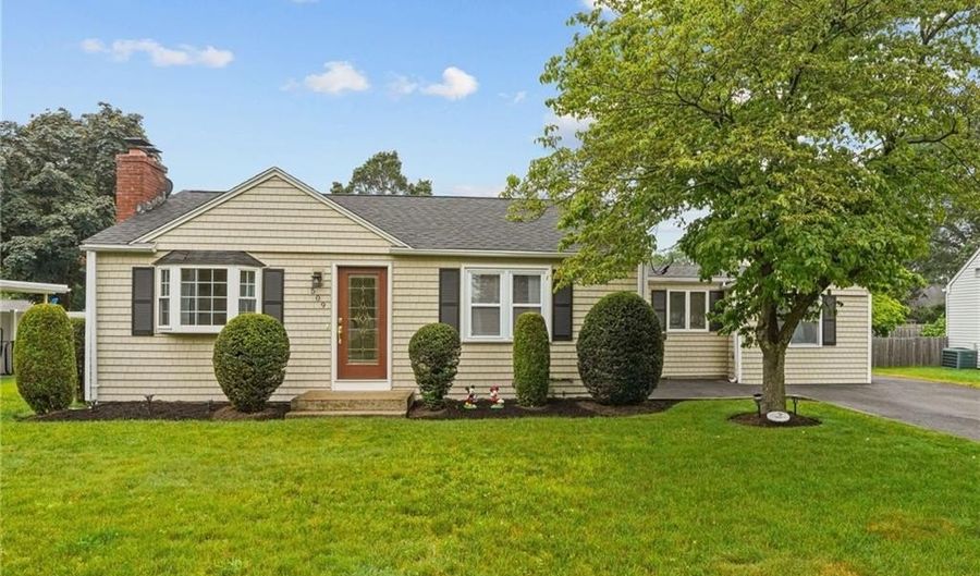 509 Buttonwoods Ave, Warwick, RI 02886 - 3 Beds, 1 Bath