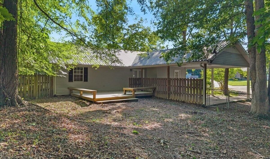 2613 Kenwood Dr, Athens, TN 37303 - 3 Beds, 2 Bath