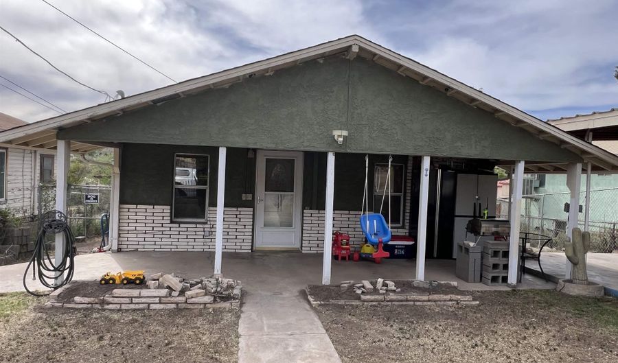 509 Empire St, Bayard, NM 88023 - 4 Beds, 2 Bath