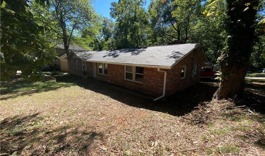 2010 S Milledge Ave, Athens, GA 30605 - 3 Beds, 2 Bath
