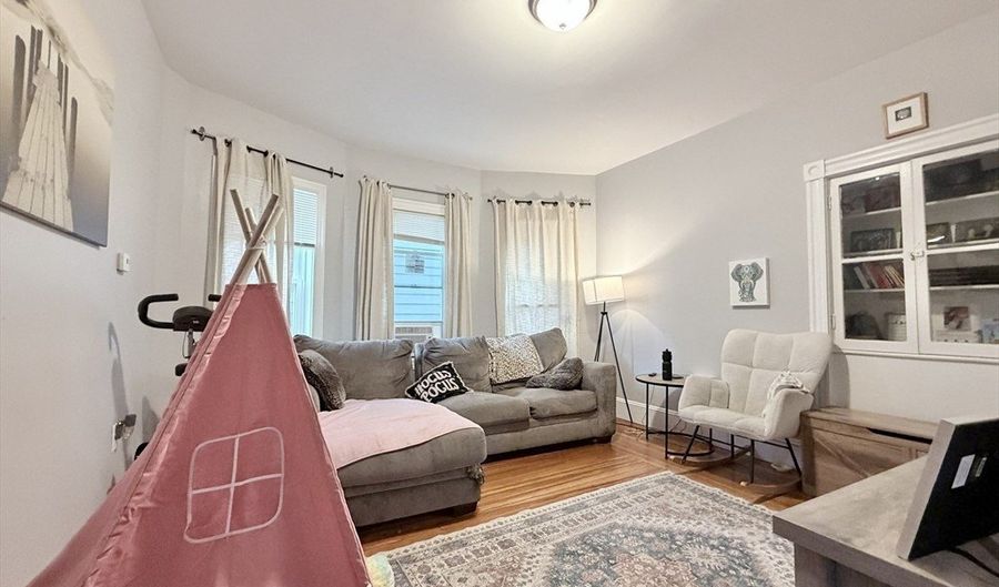 38 Woodford 2, Boston, MA 02125 - 3 Beds, 1 Bath