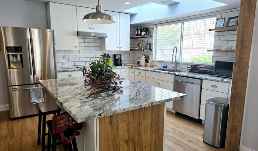 1 Ashley Ct, Bedminster, NJ 07921 - 2 Beds, 3 Bath