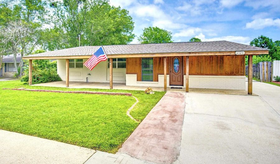 4523 E Essen Heights Ct, Baton Rouge, LA 70809 - 3 Beds, 2 Bath