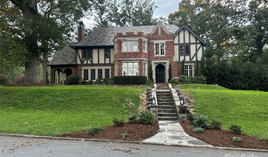 72 Windsor Rd, Asheville, NC 28804 - 5 Beds, 5 Bath