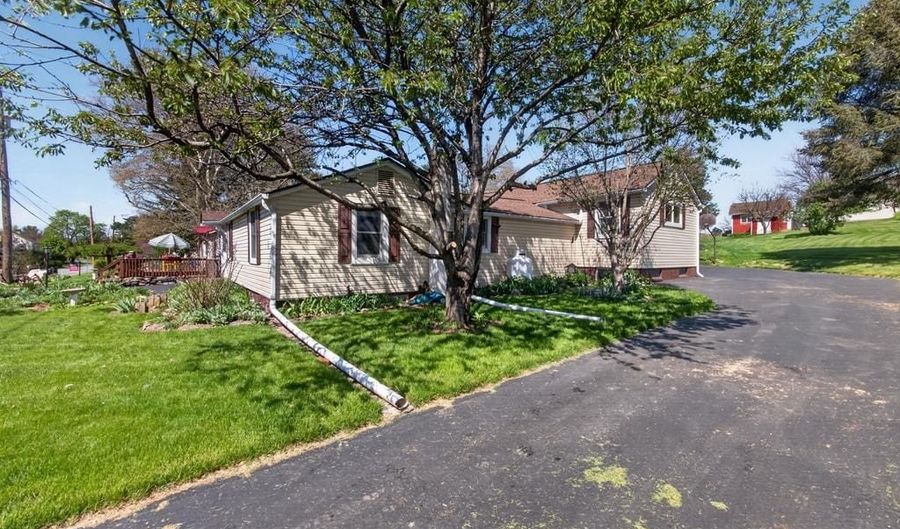 8275 MERTZTOWN Rd, Alburtis, PA 18011 - 3 Beds, 1 Bath