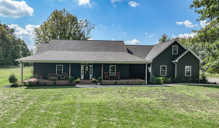 198 County Road 1048, Bardwell, KY 42023 - 5 Beds, 5 Bath