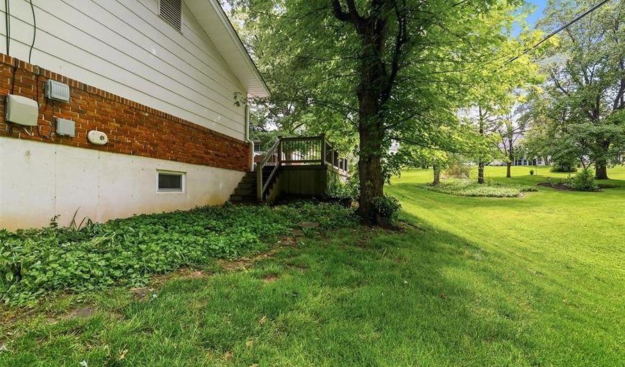 259 White Tree Ln, Ballwin, MO 63011 - 4 Beds, 2 Bath