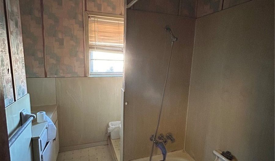 8810 Green Point Dr, Altus, AR 72821 - 3 Beds, 2 Bath
