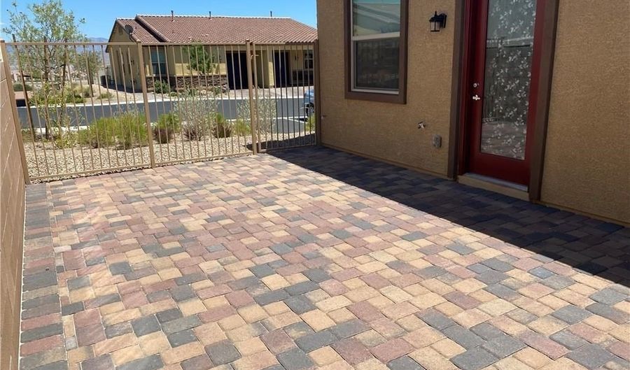 2719 Chinaberry Hill St, Laughlin, NV 89029 - 3 Beds, 2 Bath