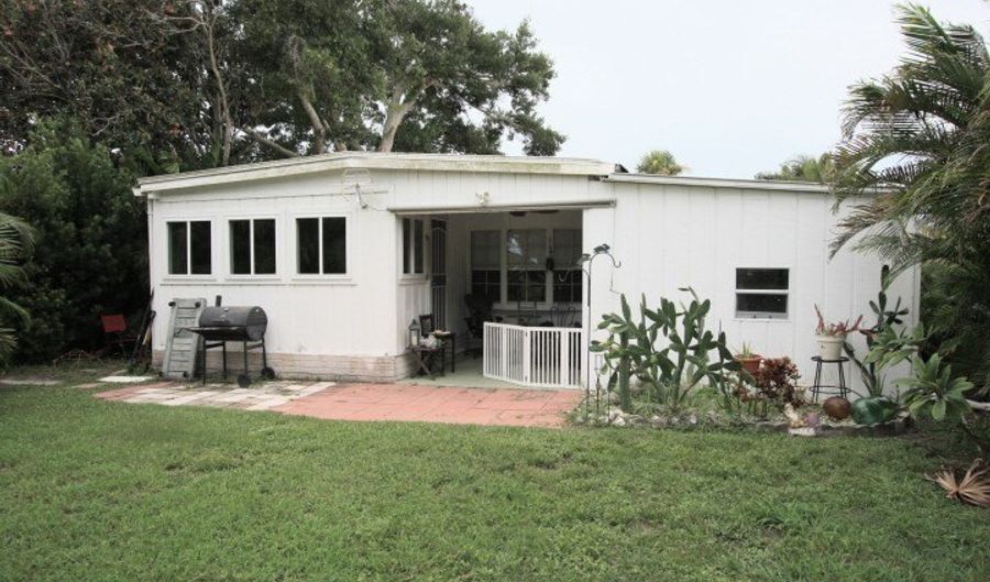 1082 PARKWAY Ln, Barefoot Bay, FL 32976 - 2 Beds, 2 Bath