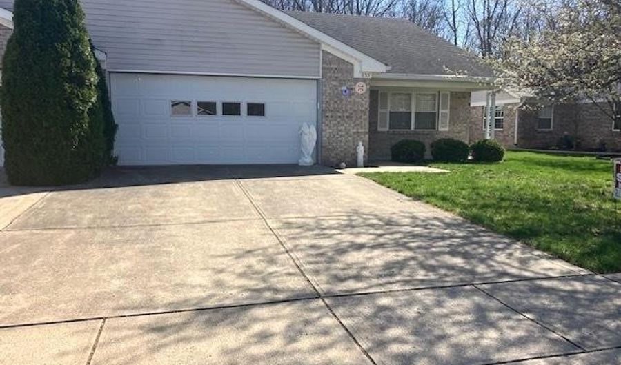 653 Moonglow Ln, Indianapolis, IN 46217 - 2 Beds, 2 Bath