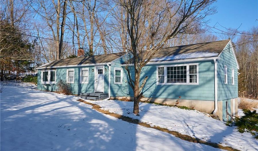 154 Huntington Rd, Scotland, CT 06264 - 3 Beds, 1 Bath