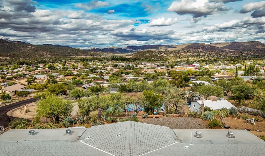 34851 S DESERT Cv, Black Canyon City, AZ 85324 - 2 Beds, 2 Bath