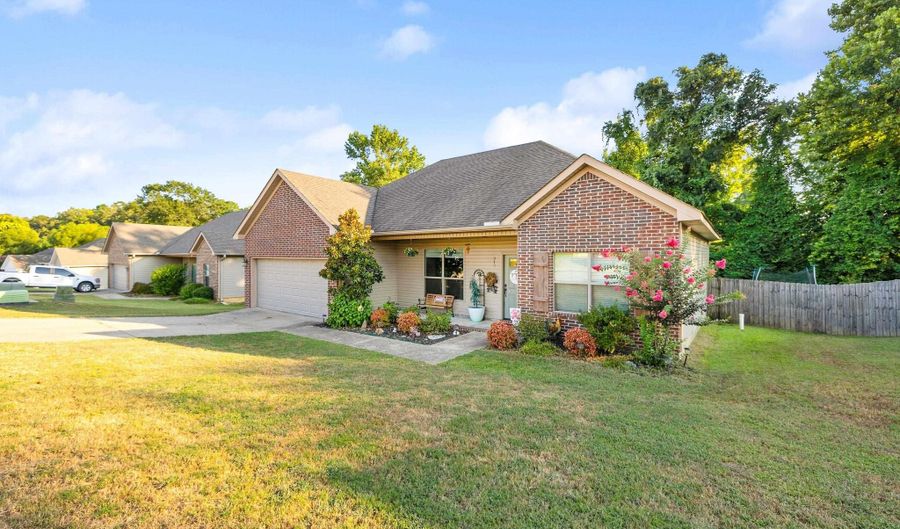 313 Derek Ct, Alexander, AR 72002 - 3 Beds, 2 Bath
