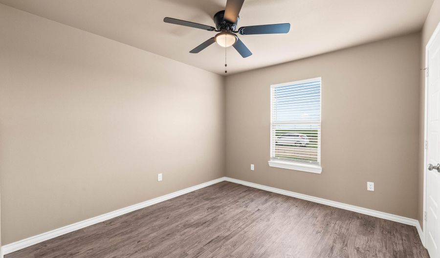 711 15th St, Abernathy, TX 79311 - 3 Beds, 2 Bath