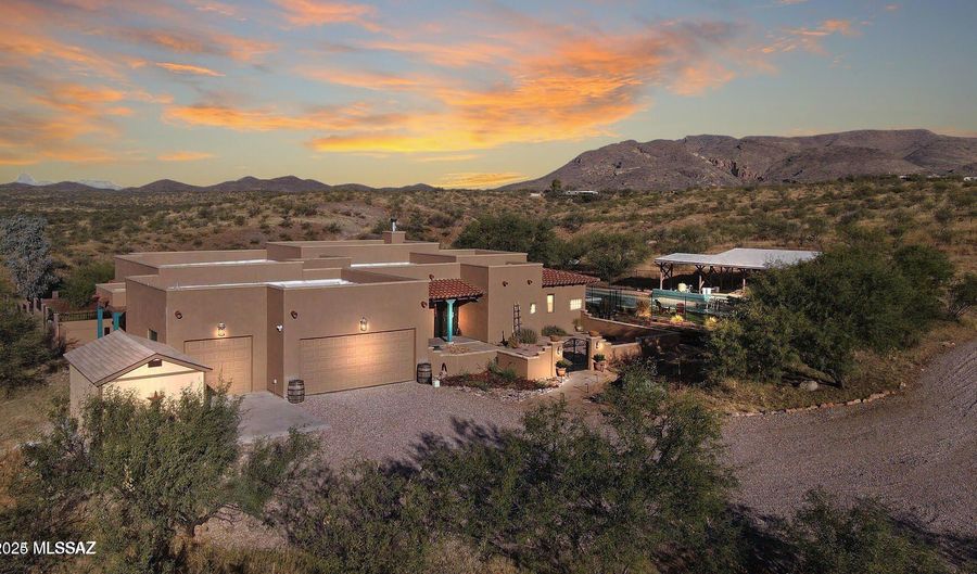 12800 W Arivaca Rd, Amado, AZ 85645 - 3 Beds, 3 Bath