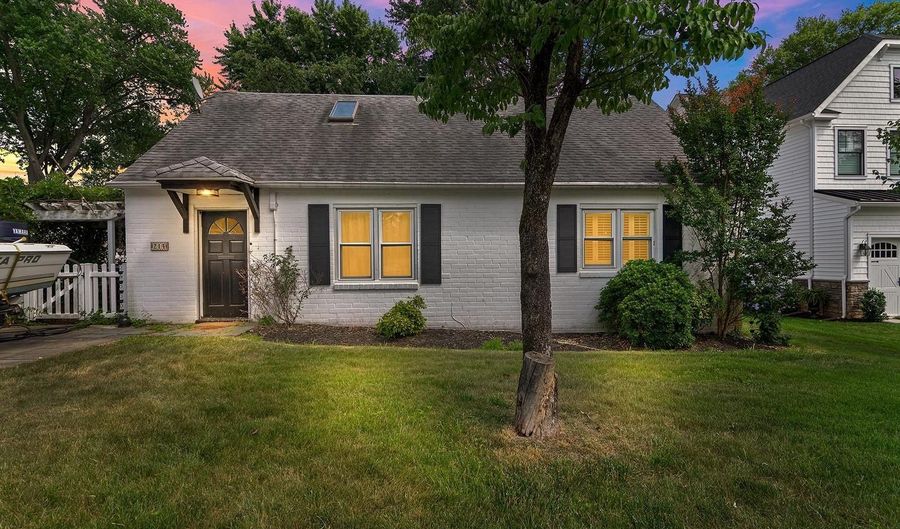 214 SUMNER Rd, Annapolis, MD 21401 - 2 Beds, 2 Bath
