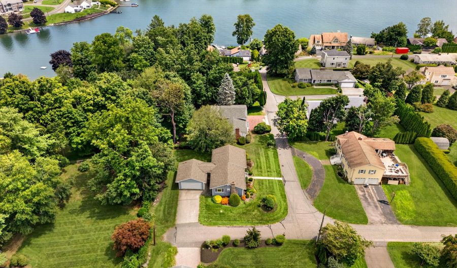 78 Arrowhead Rd, Brookfield, CT 06804 - 3 Beds, 2 Bath