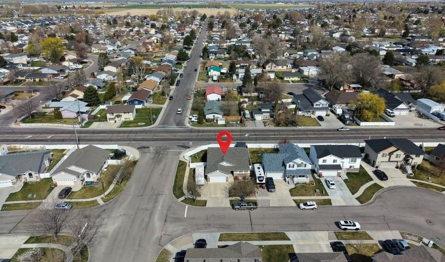 934 Margaret St, Chubbuck, ID 83202 - 6 Beds, 3 Bath