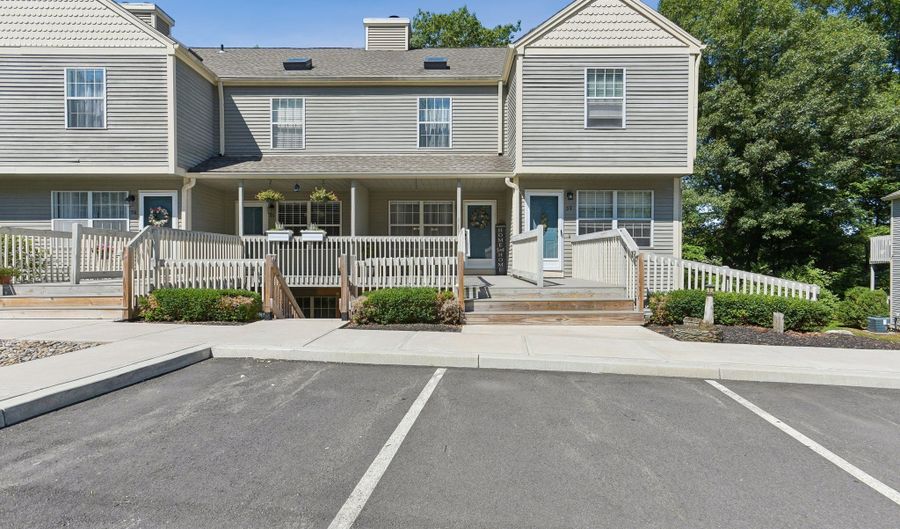 53 Manorwood Dr 53, Branford, CT 06405 - 2 Beds, 2 Bath