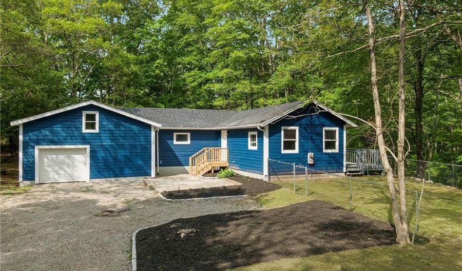 40 Hartford # A Pike, Foster, RI 02857 - 3 Beds, 1 Bath