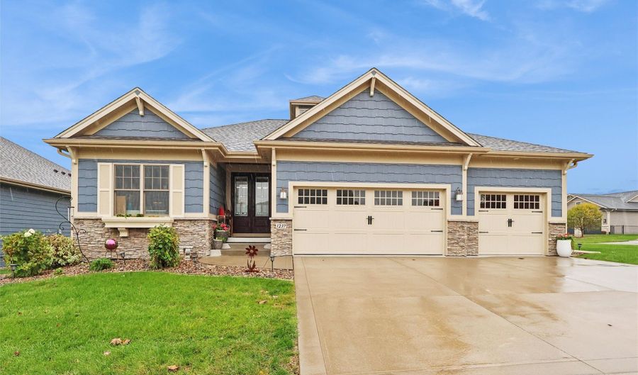 1237 Eagle Creek Blvd SW, Altoona, IA 50009 - 3 Beds, 3 Bath