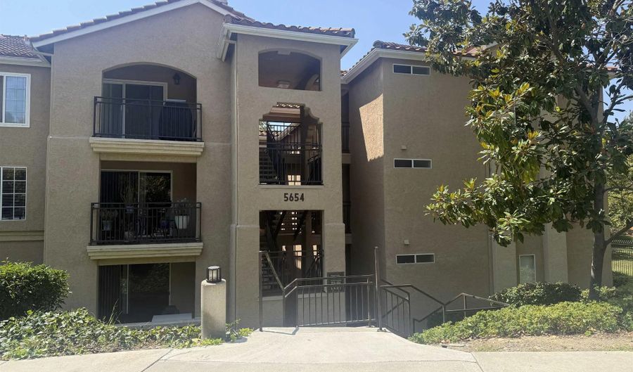 5654 Amaya Dr 150, La Mesa, CA 91942 - 2 Beds, 2 Bath