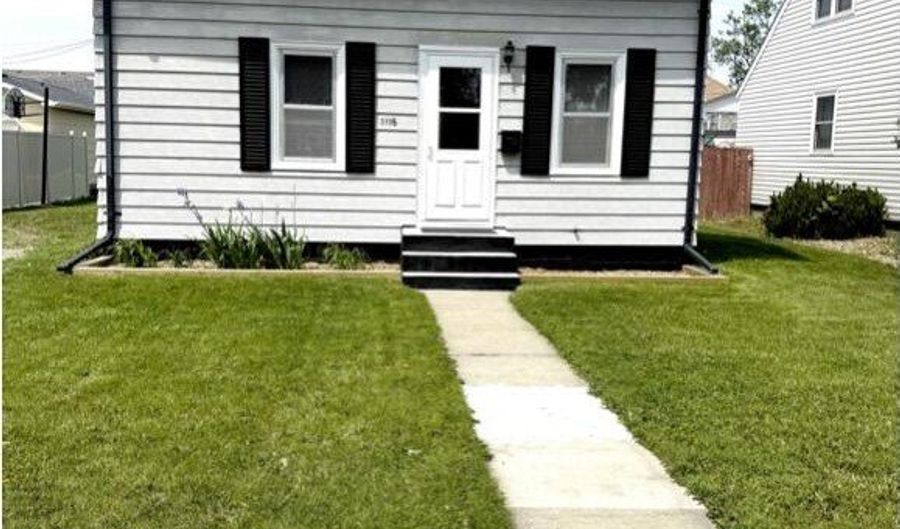 1116 S Lloyd St, Aberdeen, SD 57401 - 2 Beds, 1 Bath