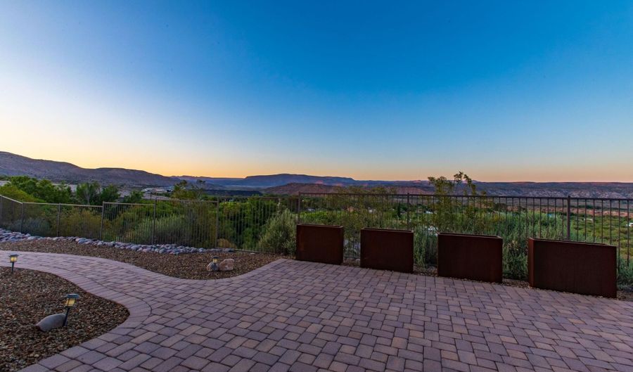 258 Whistle Stop Rd, Clarkdale, AZ 86324 - 3 Beds, 2 Bath