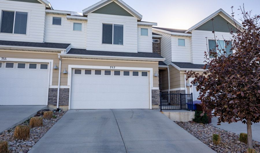 757 W GALLANT Dr, Bluffdale, UT 84065 - 4 Beds, 3 Bath