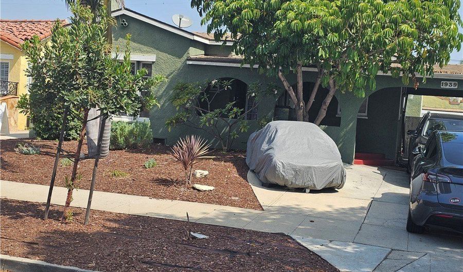 1939 W 79th, Los Angeles, CA 90047 - 3 Beds, 2 Bath