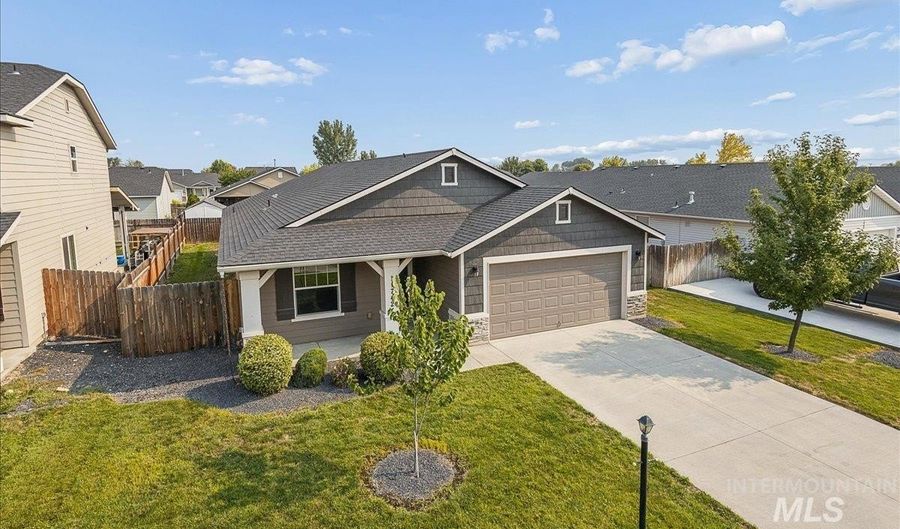 11742 Wilmington St, Caldwell, ID 83605 - 3 Beds, 2 Bath