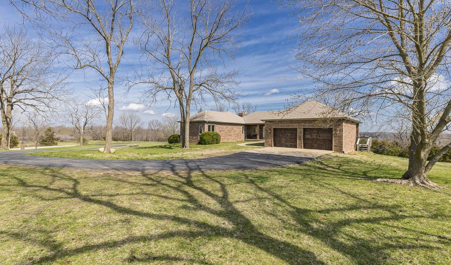 11976 N Northern Heights Dr, Brighton, MO 65617 - 3 Beds, 3 Bath