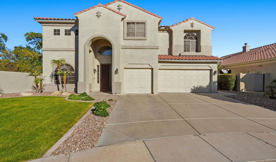 730 W CAROB Pl, Chandler, AZ 85248 - 5 Beds, 3 Bath