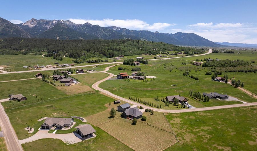 92 ASHLEY Dr, Alpine, WY 83128 - 3 Beds, 3 Bath