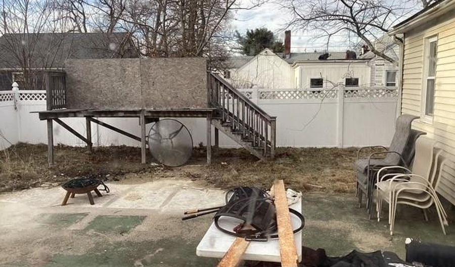 111 Aster St, Warwick, RI 02888 - 3 Beds, 2 Bath