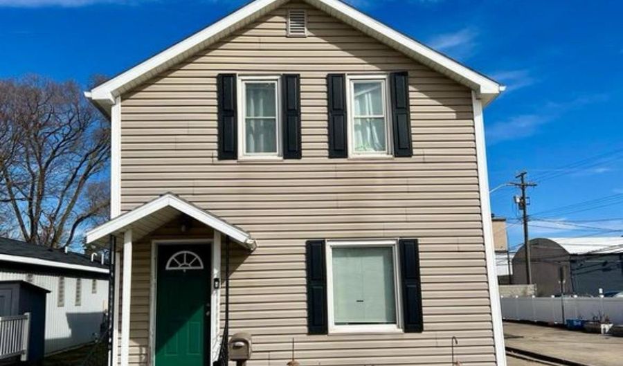 418 Woodworth Ave, Alma, MI 48801 - 3 Beds, 2 Bath