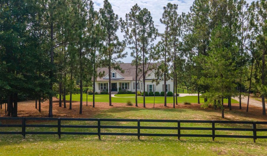 5041 Barrington Farms Dr, Aiken, SC 29803 - 4 Beds, 4 Bath