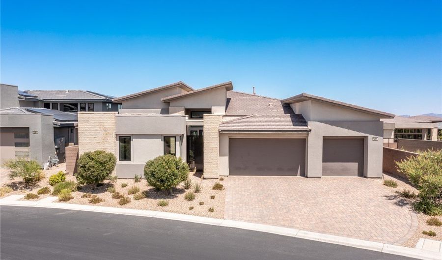 5192 Rock Daisy Dr, Las Vegas, NV 89135 - 3 Beds, 5 Bath