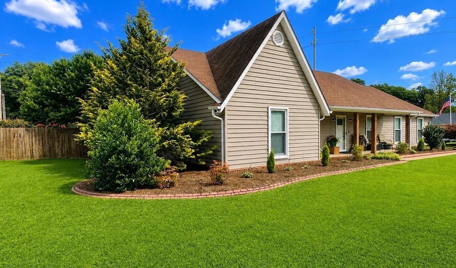 1120 Fulton St, Albertville, AL 35950 - 3 Beds, 2 Bath
