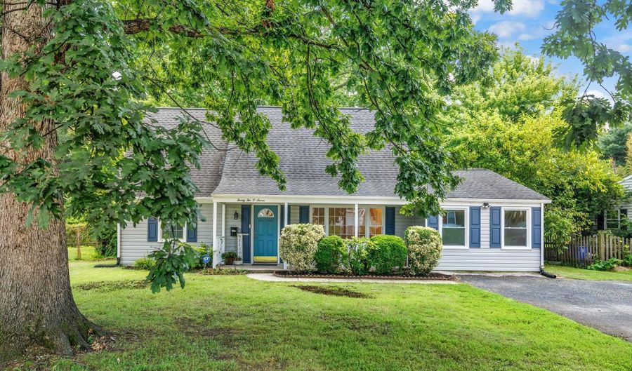 2207 HARWOOD Ln, Bowie, MD 20716 - 4 Beds, 2 Bath