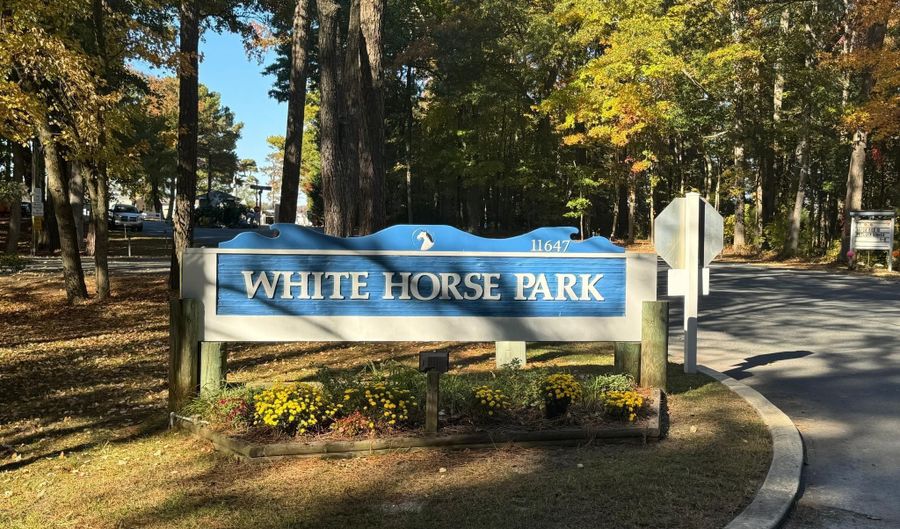 148 OCEAN OVAL Dr, Berlin, MD 21811 - 3 Beds, 1 Bath