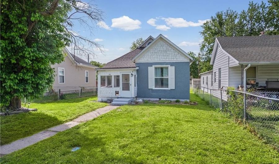 805 Price Blvd, Atchison, KS 66002 - 2 Beds, 1 Bath