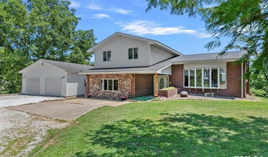 1541 Literberry Triopia Rd, Arenzville, IL 62611 - 5 Beds, 3 Bath