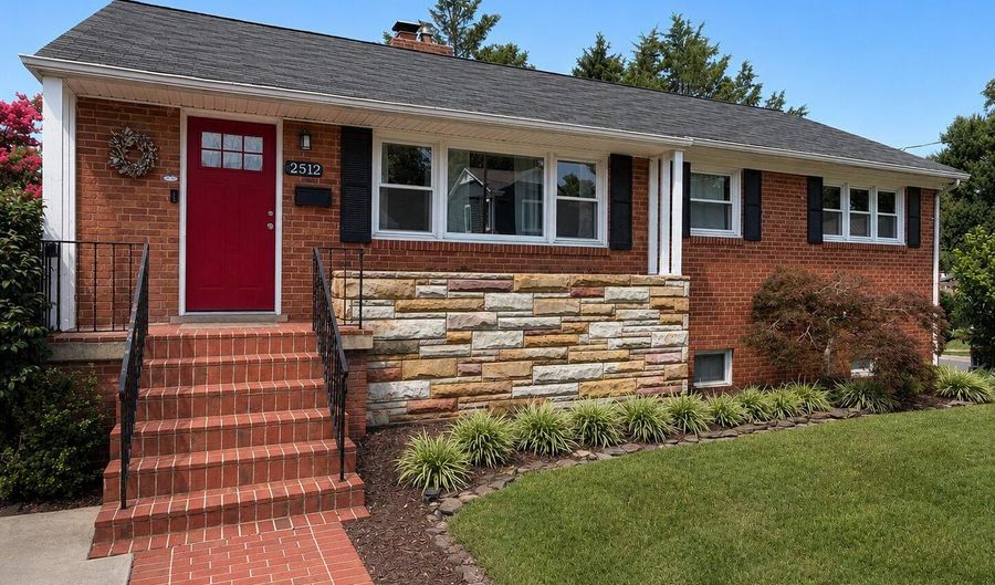 2512 N KENILWORTH St, Arlington, VA 22207 - 4 Beds, 3 Bath