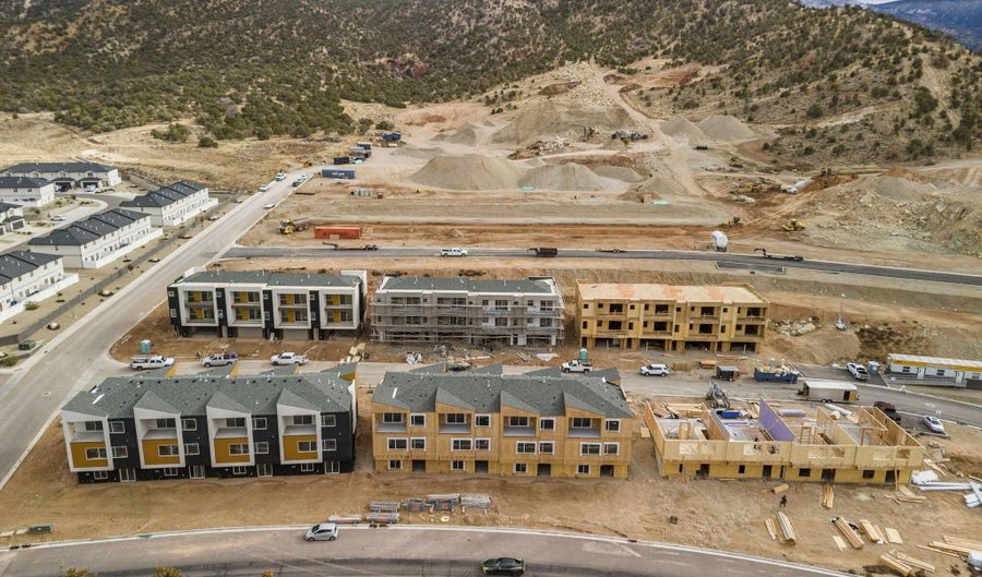 432 E Fiddlers Canyon Rd 113, Cedar City, UT 84721 - 3 Beds, 4 Bath