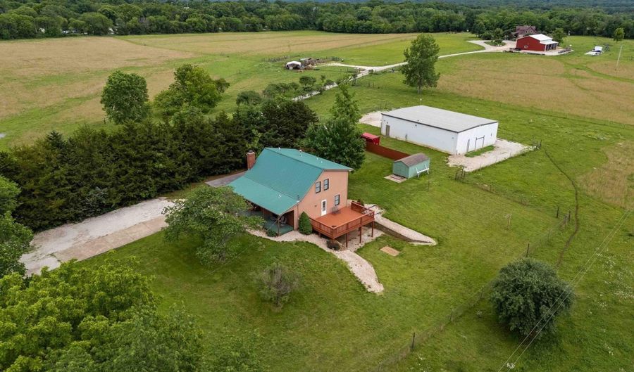 8737 SW 85th St, Auburn, KS 66402 - 3 Beds, 3 Bath