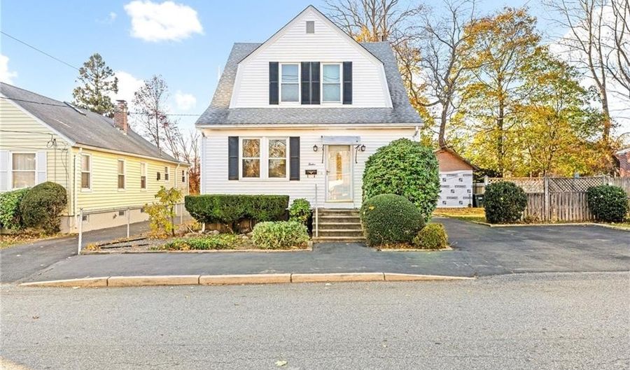 12 Lookout Ave, North Providence, RI 02911 - 3 Beds, 2 Bath