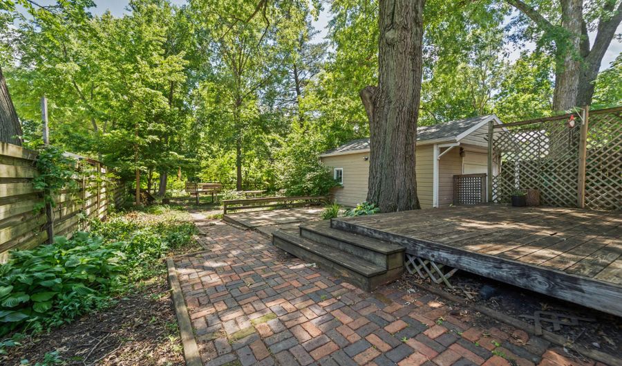 2912 Wood St, Ames, IA 50014 - 4 Beds, 2 Bath